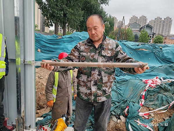 犀牛取土钻机采集的样品.jpg