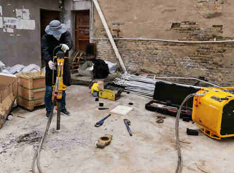 犀牛3.jpg 犀牛3.jpg