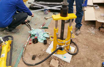 犀牛取样钻机交付培训