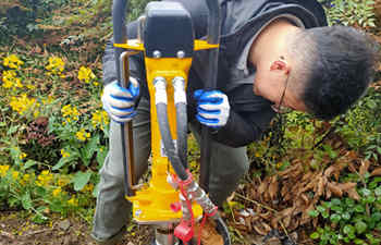 取样钻机的交付与使用